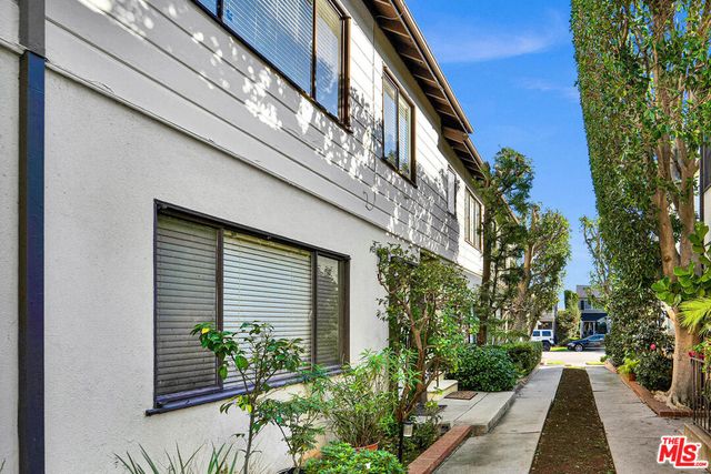 10357 Ashton Avenue, Los Angeles, CA 90024