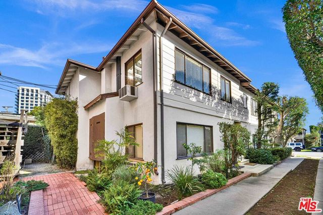 10357 Ashton Avenue, Los Angeles, CA 90024
