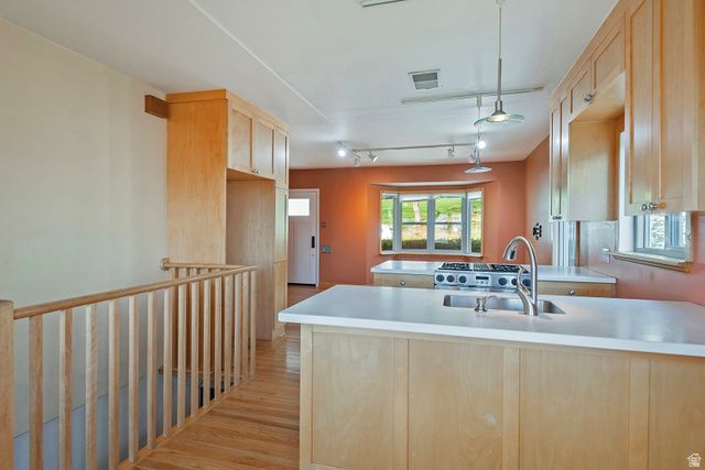 832 E 7TH AVE, Salt Lake City, UT 84103