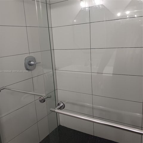 492 NW 40th Ct 492, Oakland Park, FL 33309