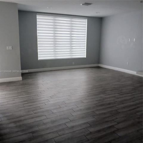 492 NW 40th Ct 492, Oakland Park, FL 33309