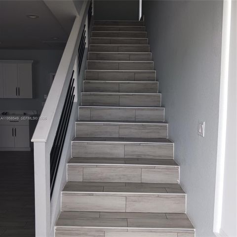 492 NW 40th Ct 492, Oakland Park, FL 33309