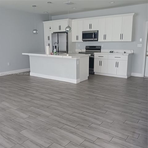 492 NW 40th Ct 492, Oakland Park, FL 33309