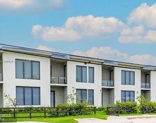 492 NW 40th Ct 492, Oakland Park, FL 33309