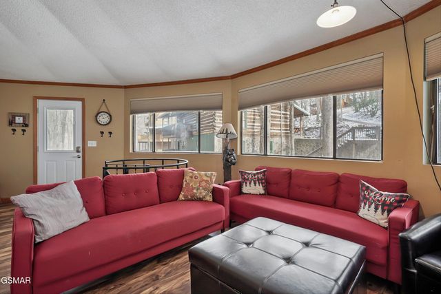 1321 N Baden Drive, Gatlinburg, TN 37738