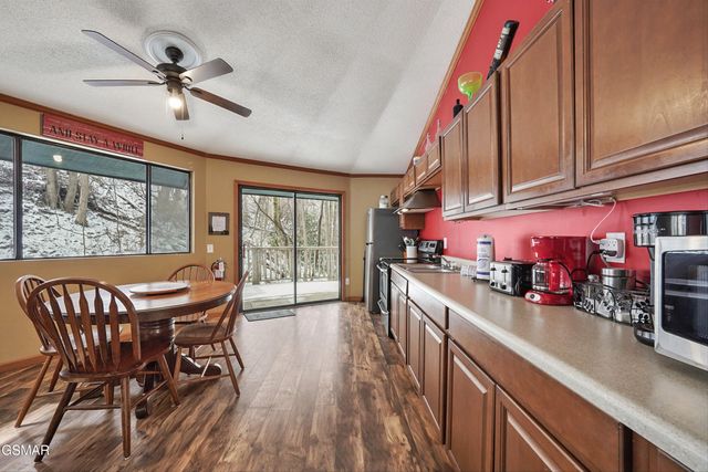 1321 N Baden Drive, Gatlinburg, TN 37738