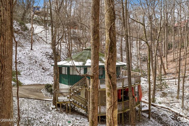 1321 N Baden Drive, Gatlinburg, TN 37738