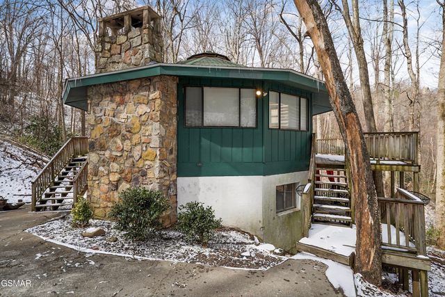 1321 N Baden Drive, Gatlinburg, TN 37738