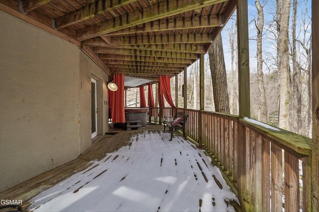 1321 N Baden Drive, Gatlinburg, TN 37738