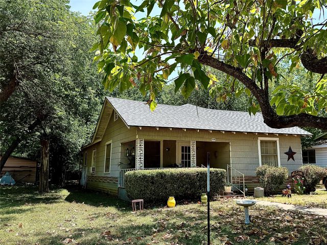 305 Williams Avenue, Cleburne, TX 76033