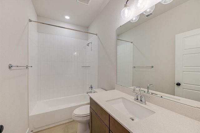 1401 South Brook DR, Leander, TX 78641
