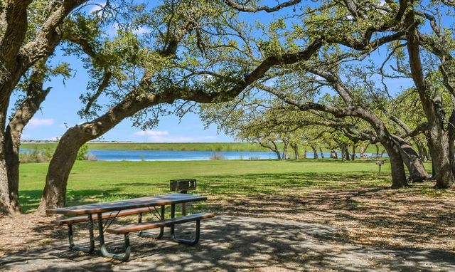 1401 South Brook DR, Leander, TX 78641
