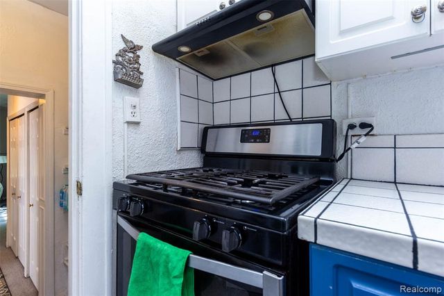 8911 Manor Avenue, Allen Park, MI 48101