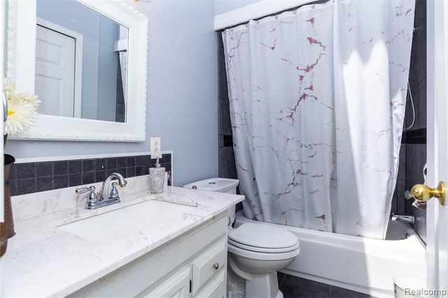 8911 Manor Avenue, Allen Park, MI 48101