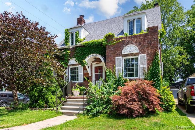8911 Manor Avenue, Allen Park, MI 48101