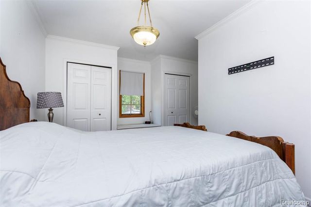 8911 Manor Avenue, Allen Park, MI 48101