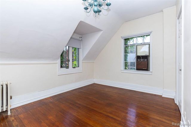 8911 Manor Avenue, Allen Park, MI 48101