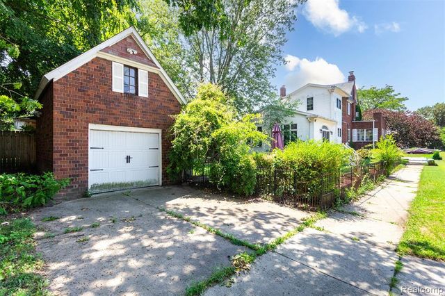 8911 Manor Avenue, Allen Park, MI 48101