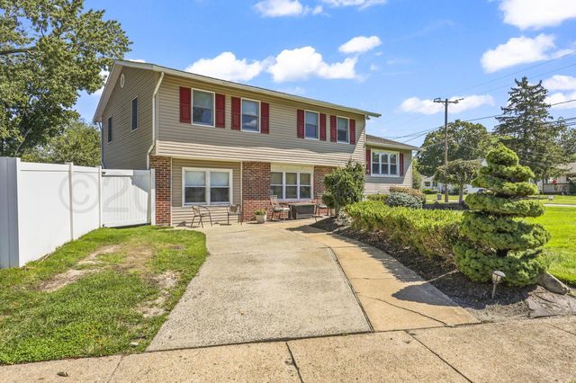 9 E Connecticut, Jackson, NJ 08527