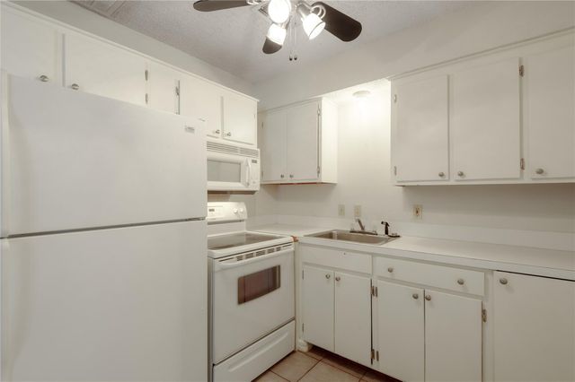 29 Driving Range Lane, Trinity, TX 75862