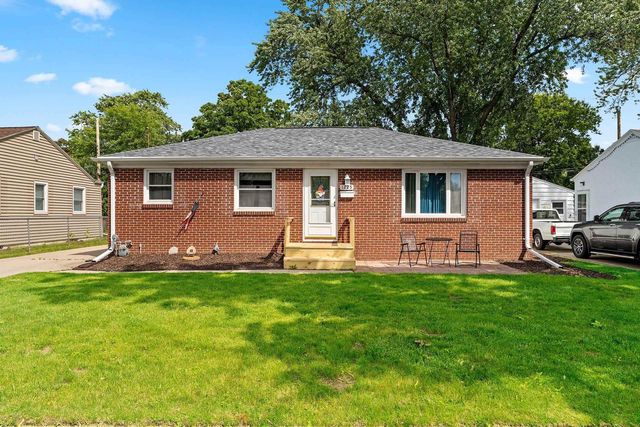 1225 REDWOOD DRIVE, Green Bay, WI 54304