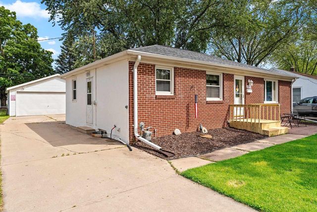 1225 REDWOOD DRIVE, Green Bay, WI 54304