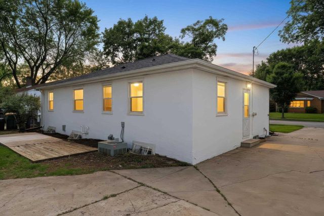 1225 REDWOOD DRIVE, Green Bay, WI 54304