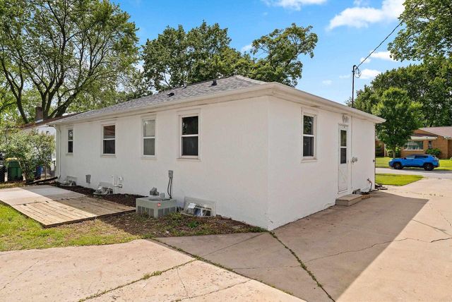 1225 REDWOOD DRIVE, Green Bay, WI 54304