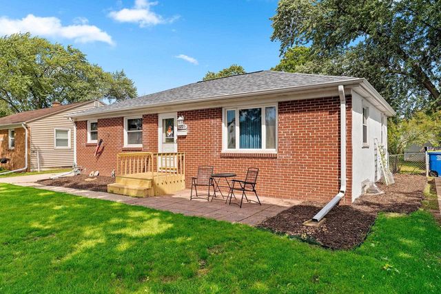 1225 REDWOOD DRIVE, Green Bay, WI 54304