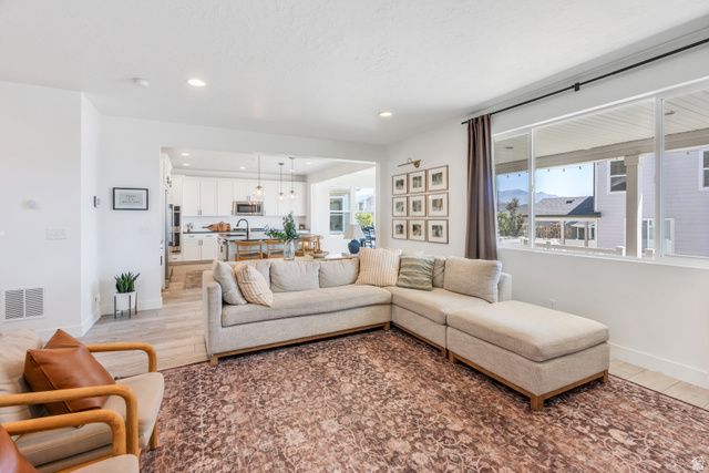 2022 N WILD HYACINTH DR, Saratoga Springs, UT 84045
