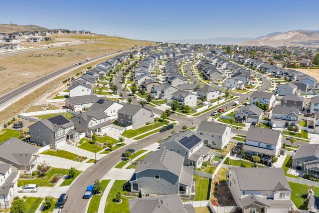 2022 N WILD HYACINTH DR, Saratoga Springs, UT 84045