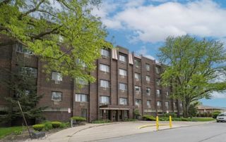 8455 W Leland Avenue 105N, Chicago, IL 60656