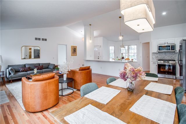 65 Bedfordshire Drive, Henrietta, NY 14467