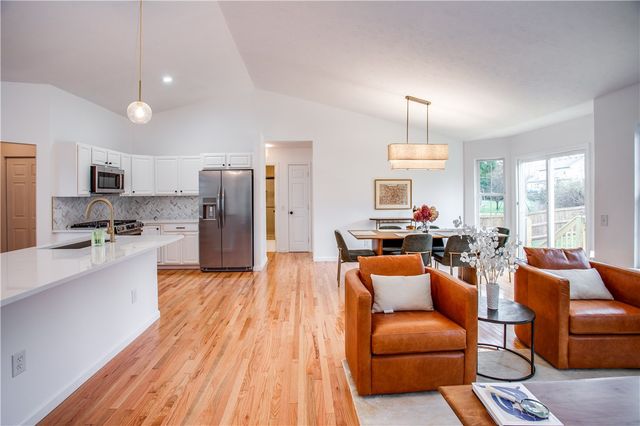 65 Bedfordshire Drive, Henrietta, NY 14467