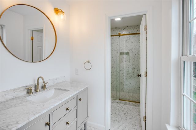 65 Bedfordshire Drive, Henrietta, NY 14467