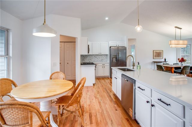 65 Bedfordshire Drive, Henrietta, NY 14467