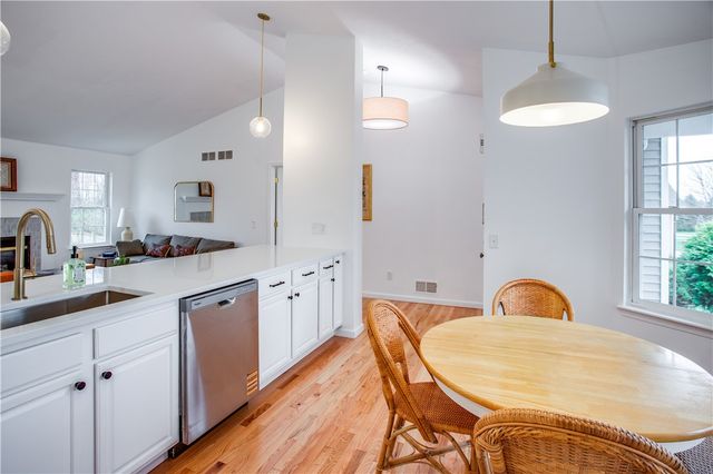 65 Bedfordshire Drive, Henrietta, NY 14467