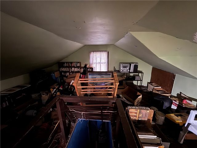 233 Alries St, Carrick, PA 15210