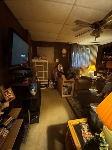 233 Alries St, Carrick, PA 15210