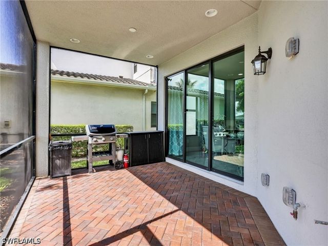 4716 Kensington CIR, Naples, FL 34119
