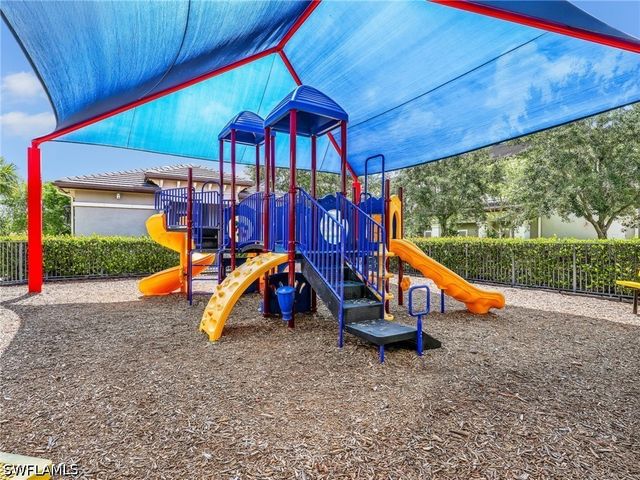 4716 Kensington CIR, Naples, FL 34119