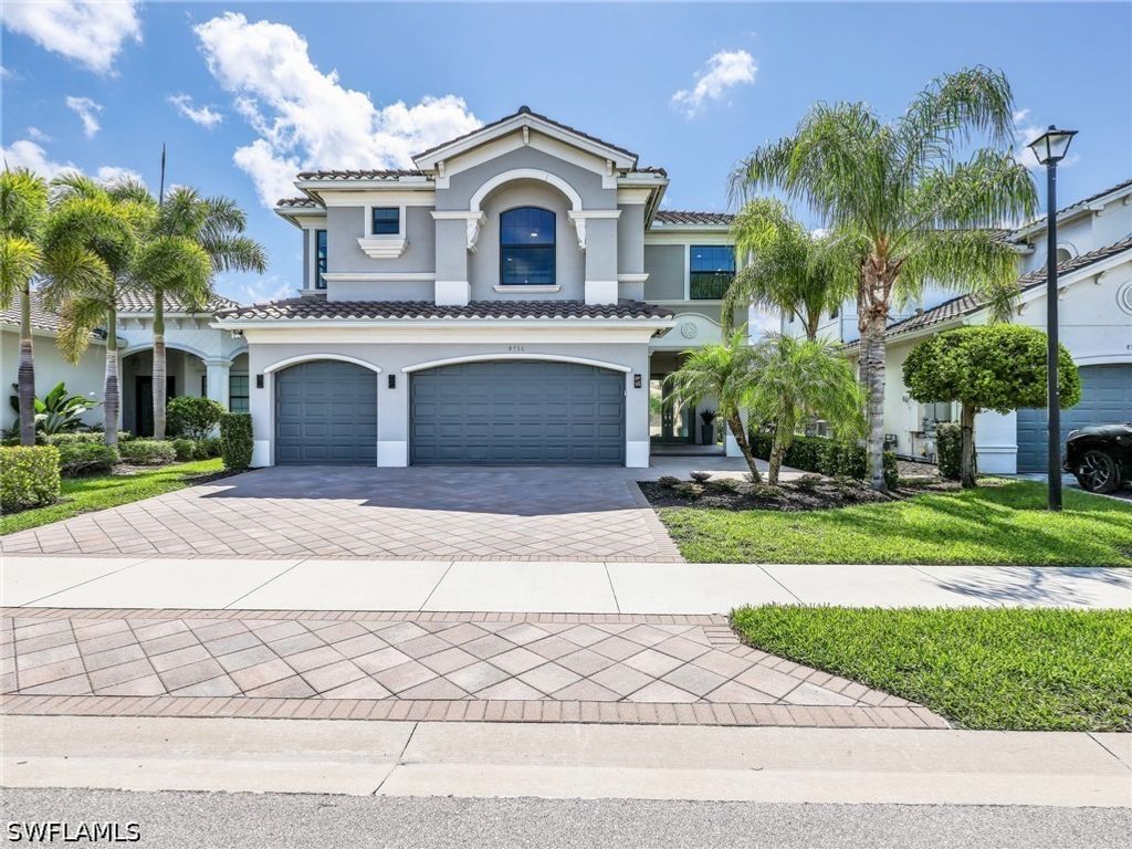 4716 Kensington CIR, Naples, FL 34119