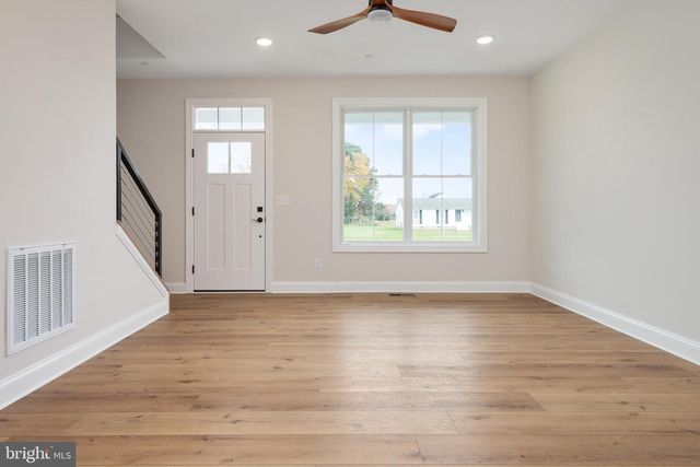 208 LONG POINT RD, Stevensville, MD 21666