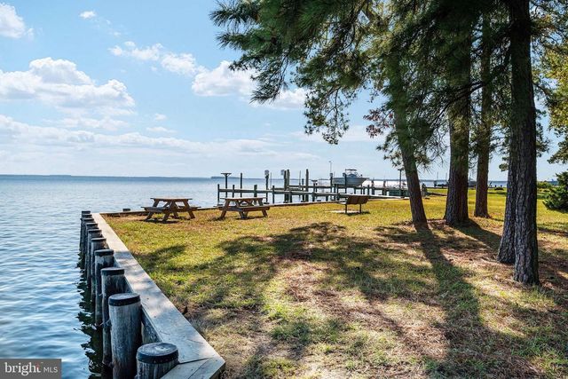 208 LONG POINT RD, Stevensville, MD 21666