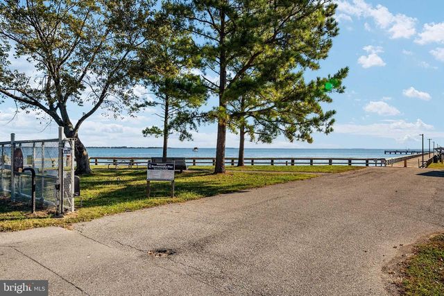 208 LONG POINT RD, Stevensville, MD 21666