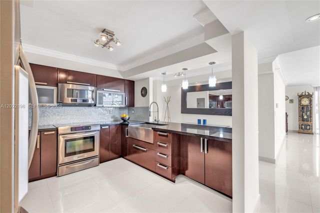 1623 Collins Ave 418, Miami Beach, FL 33139