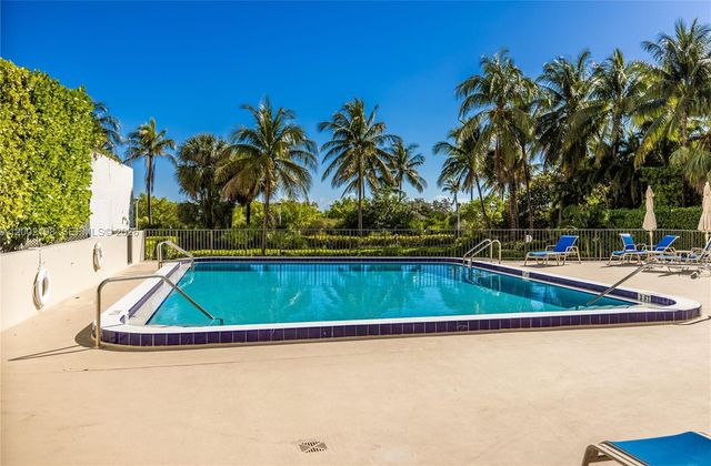 1623 Collins Ave 418, Miami Beach, FL 33139