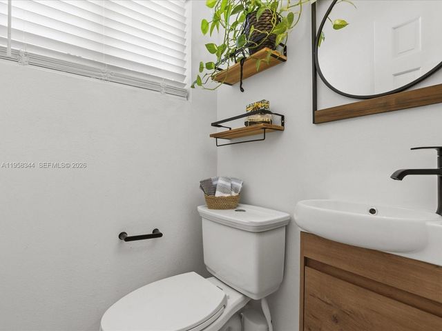 2648 NE 26th Ave, Fort Lauderdale, FL 33306