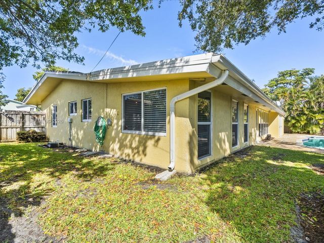 2648 NE 26th Ave, Fort Lauderdale, FL 33306
