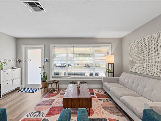 2648 NE 26th Ave, Fort Lauderdale, FL 33306